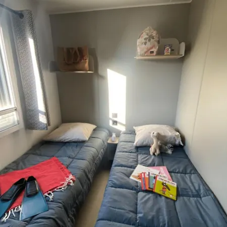Mobil-home Avec Terrasse Pour 4 Pers, 2 Ch - Api-1-52-1534 * Dolus d'Oléron