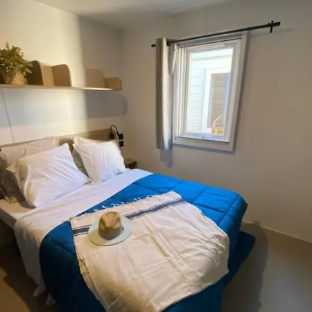 Kamp alanı Mobil-home Avec Terrasse Pour 4 Pers, 2 Ch - Api-1-52-1534