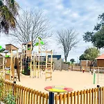 Mobil-home Avec Terrasse Pour 4 Pers, 2 Ch - Api-1-52-1534 * Dolus d'Oléron